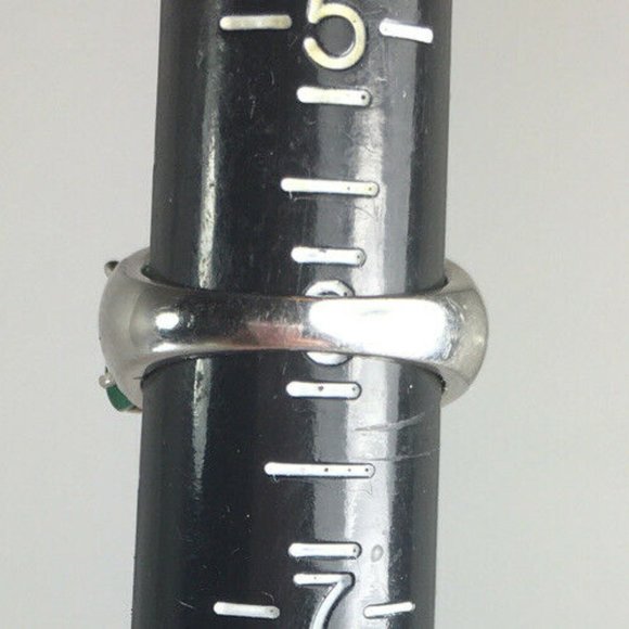 Emerald and Sterling Silver Ring Size 6 - Picture 12 of 12